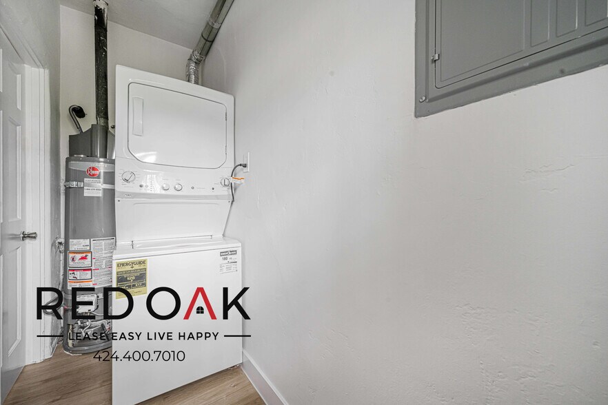 Building Photo - 6135 Saturn St