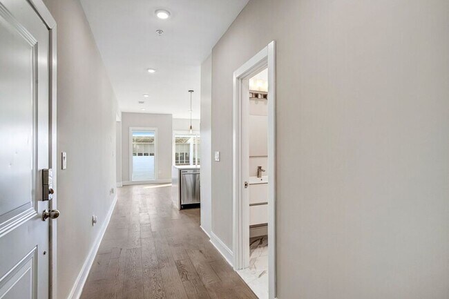 Building Photo - 2812 Georgia Ave NW