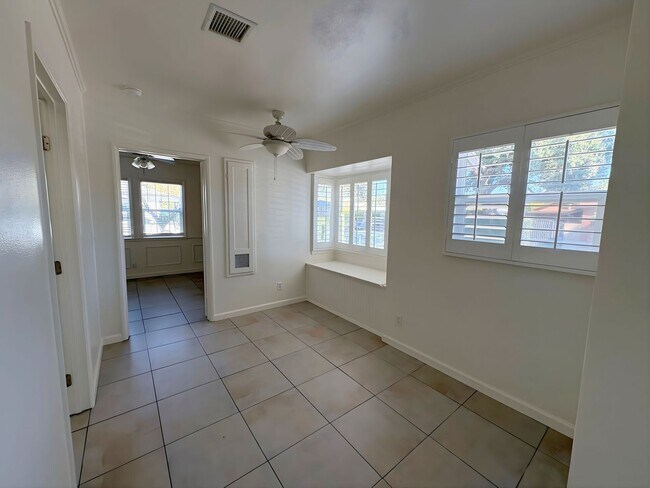 Building Photo - 587 E Arrow Hwy