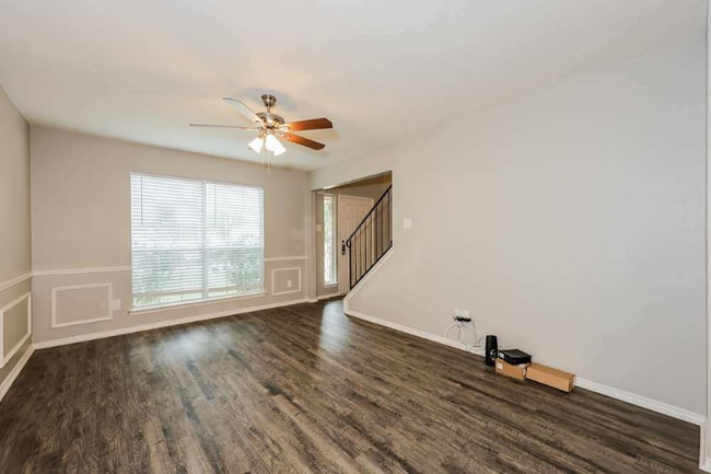 Building Photo - 609 Nightshade Dr