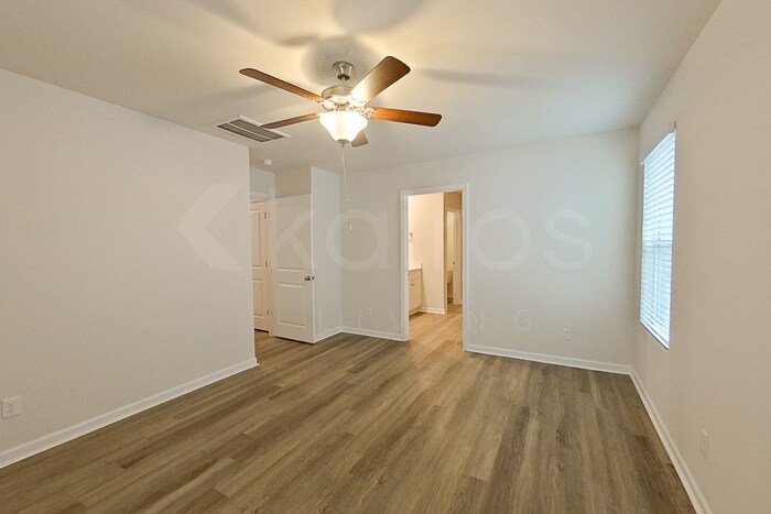 Building Photo - 121 Overstreet Way