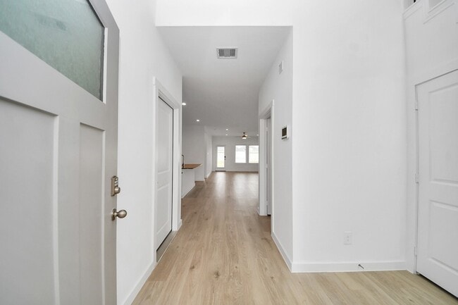 Building Photo - 7811 Bel Fiore Dr