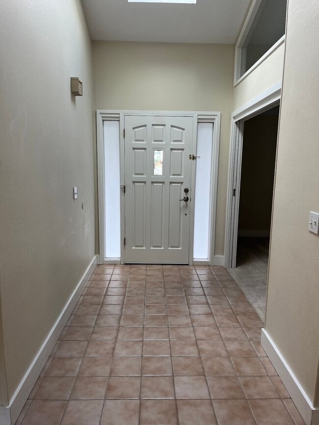 Building Photo - Eastside Single-Story Home with Updates & Private Yard