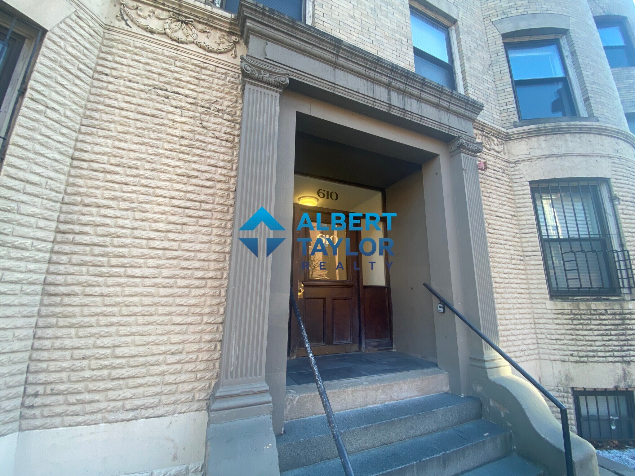 Building Photo - 612 Columbus Ave