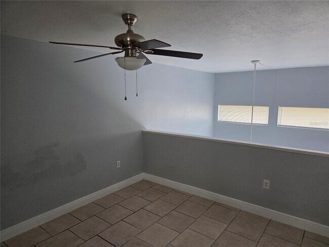 Building Photo - 4001 Woodfern Dr