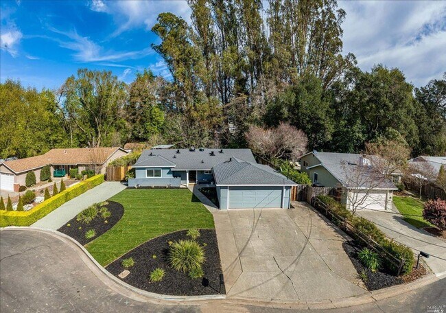 Primary Photo - Charming Three Bedroom Browns Valley Retreat
