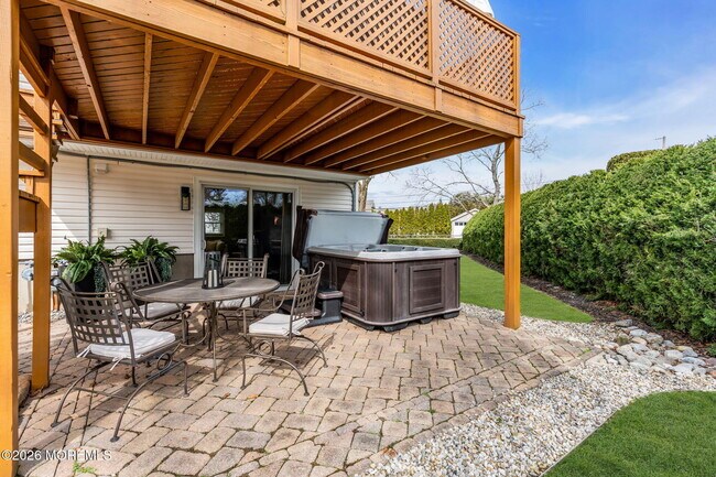 Building Photo - 2412 Homestead Ave