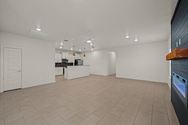 Building Photo - Brand new townhomes in Frenship East!