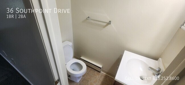 Building Photo - 36 Southpoint Dr