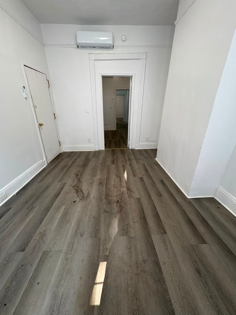 Building Photo - 165 Linden St