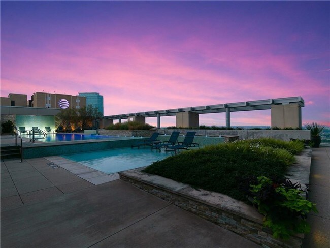 Building Photo - 1301 Throckmorton St