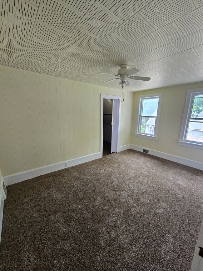 Building Photo - 4 bedroom House in East Stroudsburg Borough!