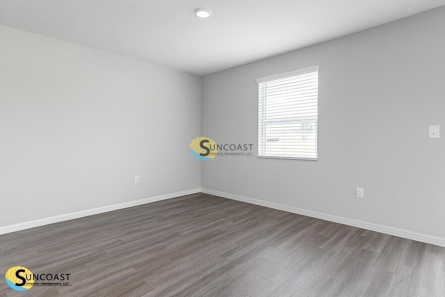 Building Photo - 6414 Sweetbay Ln