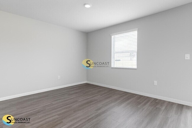 Building Photo - 6479 Sweetbay Ln