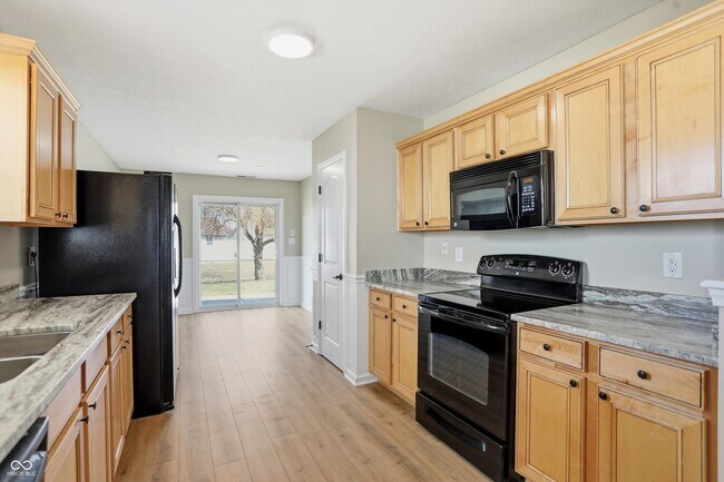 Building Photo - 5561 Wild Horse Dr