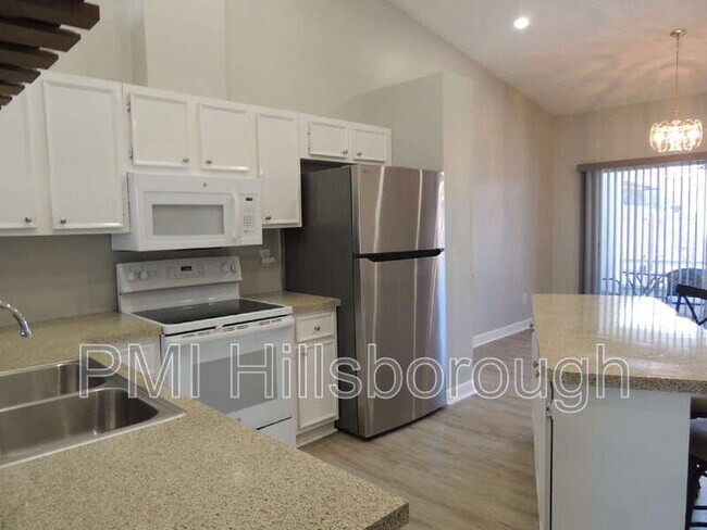 Building Photo - 944 Burlwood St