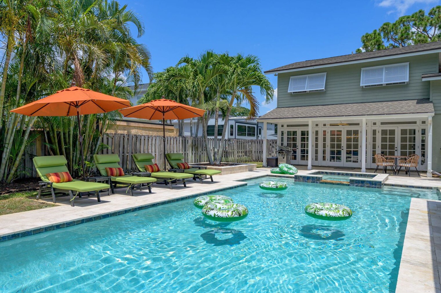 Building Photo - 9800 E Bay St