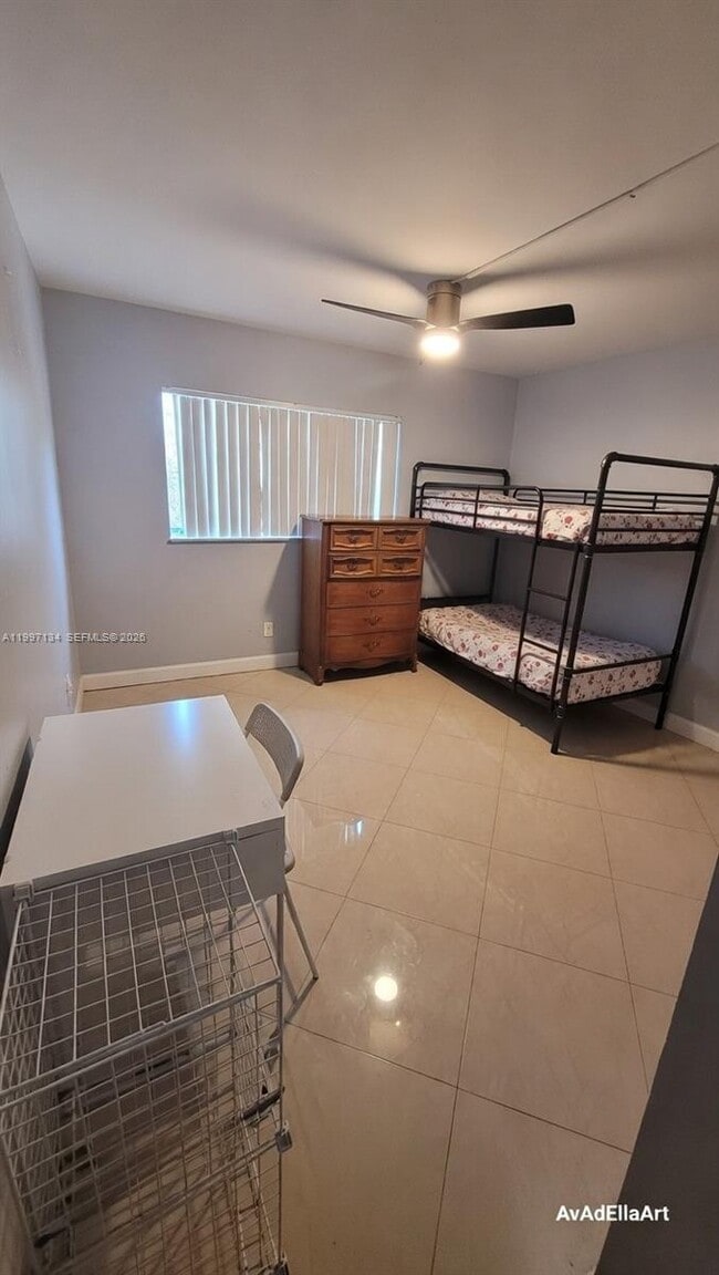 Building Photo - 1400 NE 54th St