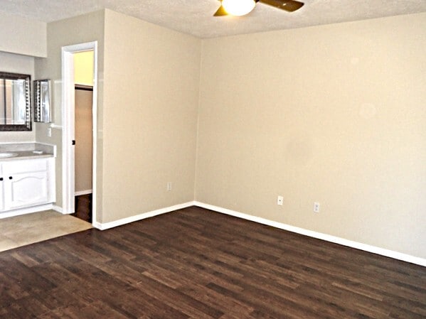 Building Photo - 2706 Mayflower Landing Ct