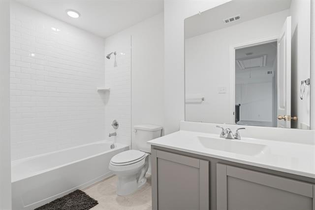 Building Photo - 2408 Lundy Cyn St