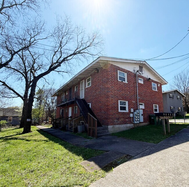 Building Photo - 420 Rawson St SW