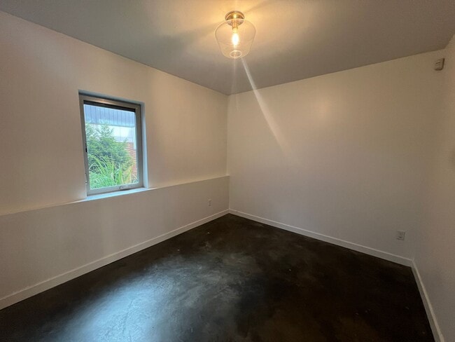 Building Photo - Beautiful Modern House near Columbia City in Seattle