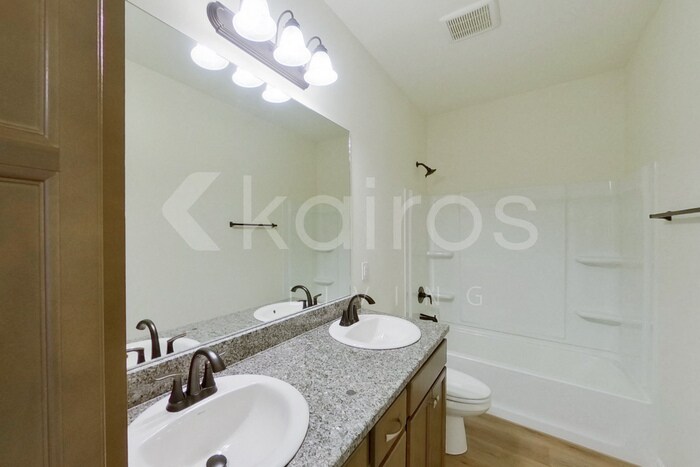 Building Photo - 111 Salvat Dr