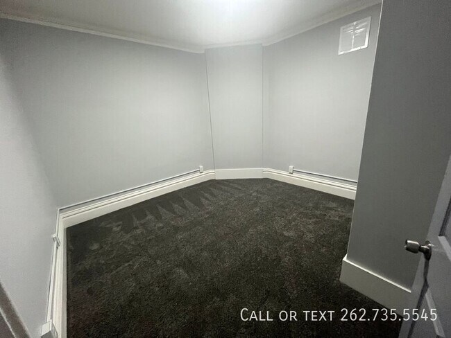 Building Photo - 1741 S 81st St