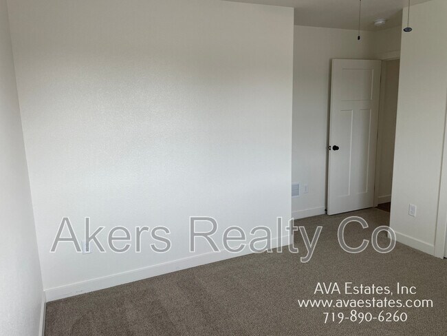 Building Photo - 970 S Coral Pl