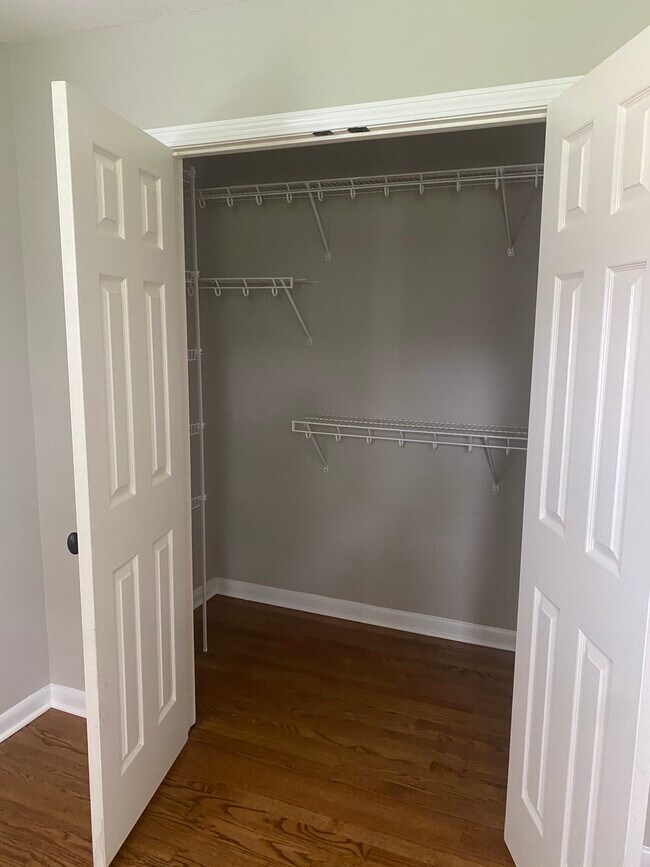 Building Photo - 704 Smith Way