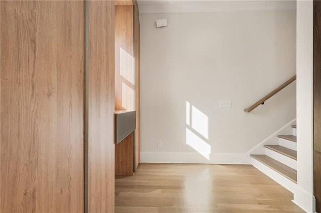 Building Photo - 2350 Melina Pl