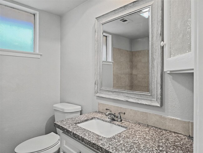 Building Photo - 9119 Glenbury Dr