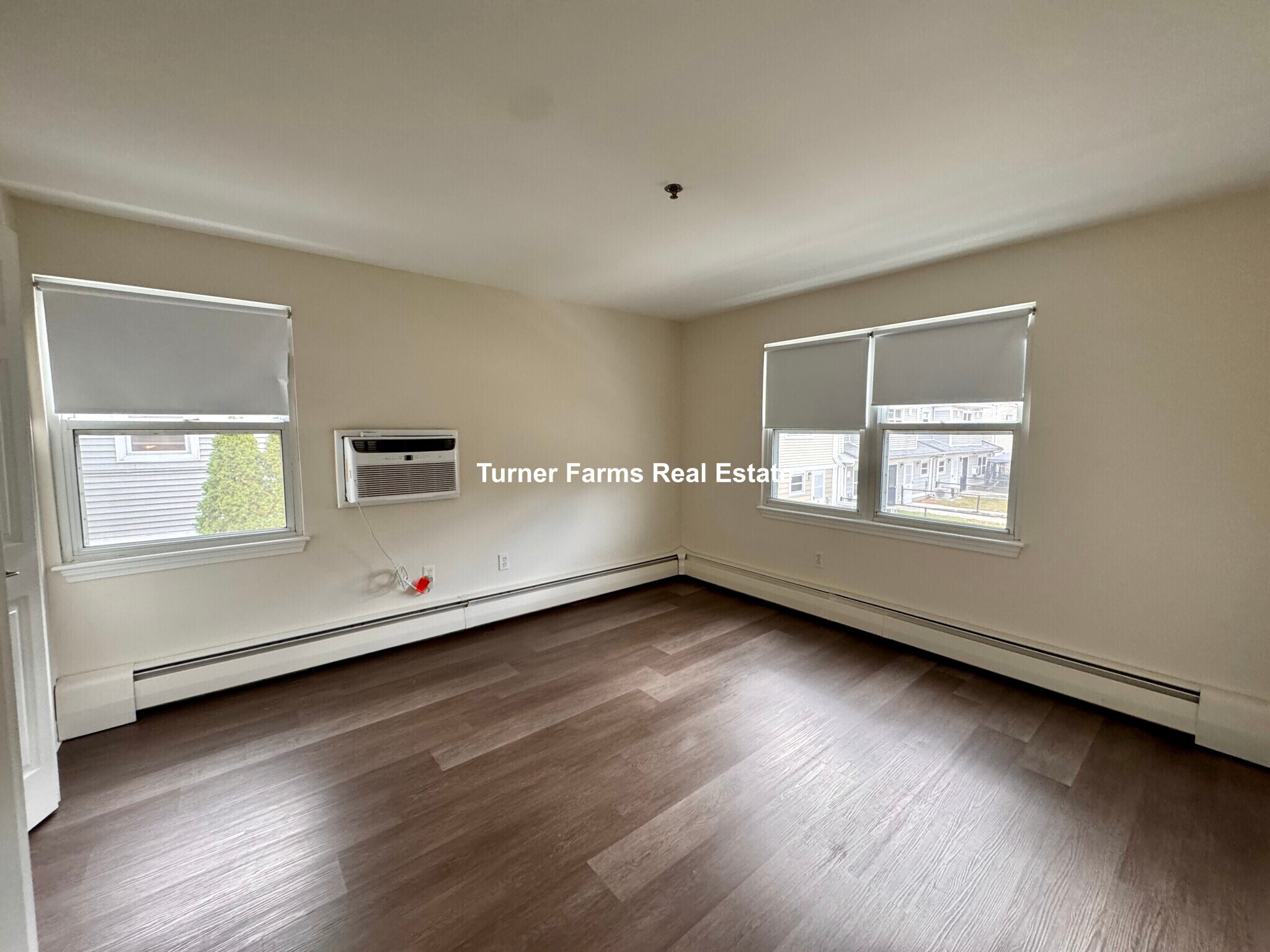 Building Photo - 2 Smith St