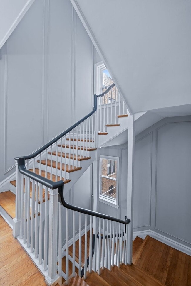 Building Photo - 612 W Stratford Pl