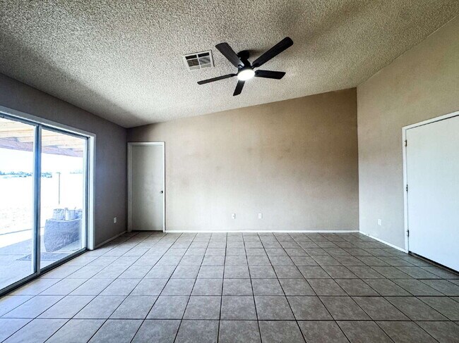 Building Photo - "Newly Renovated 4-Bedroom, 2 Bathroom Home in Yuma!"
