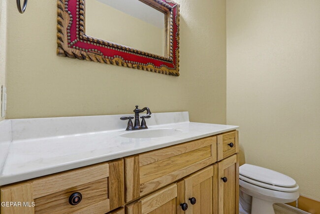 Building Photo - 1644 Lomaland Dr