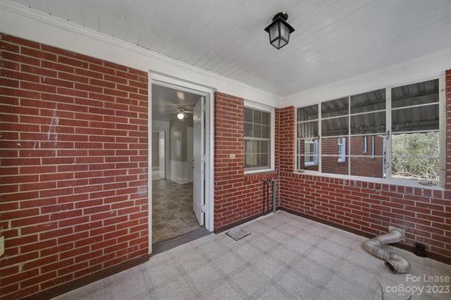 Building Photo - 3033 Pleasant Plains Rd