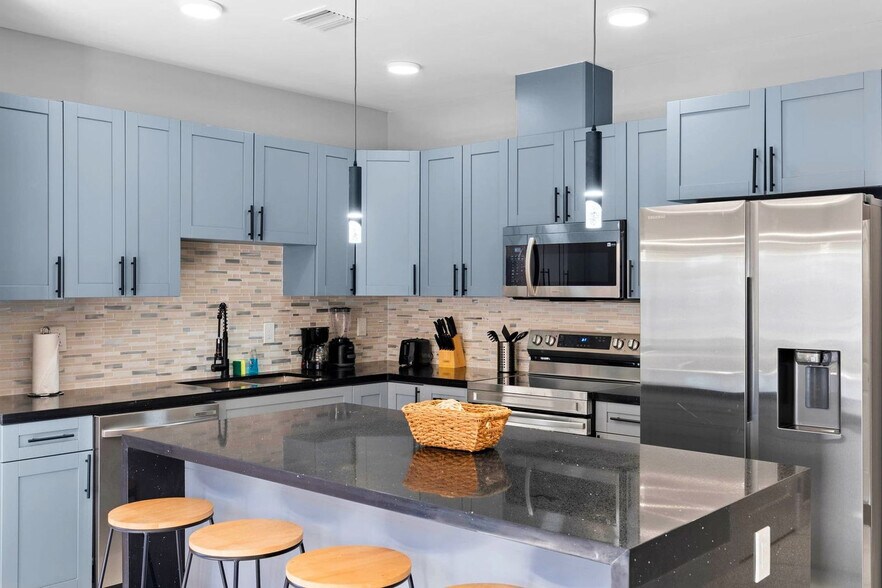 Building Photo - 1540 NW 46th St