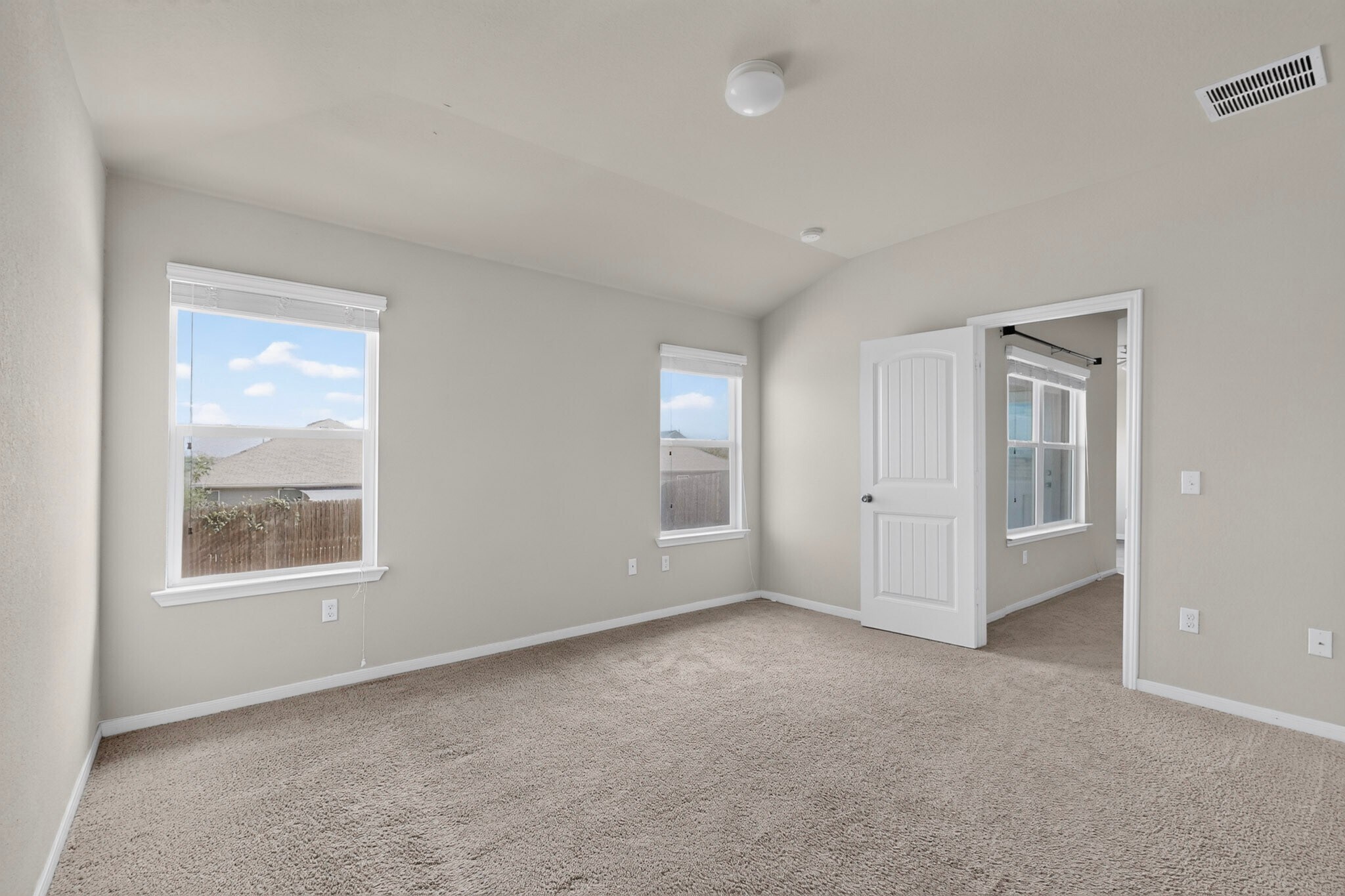Building Photo - 402 Pentire Way