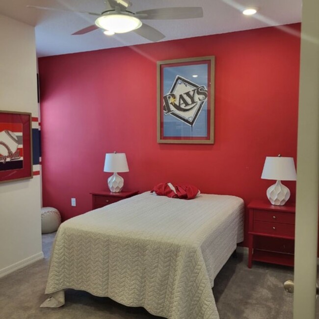Building Photo - 3bed/2.5 Bths Townhome in Fishhawk. Lots o...