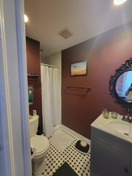 Building Photo - 1148 Mariposa St