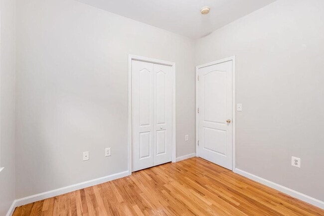 Building Photo - 43 Manhattan Ave