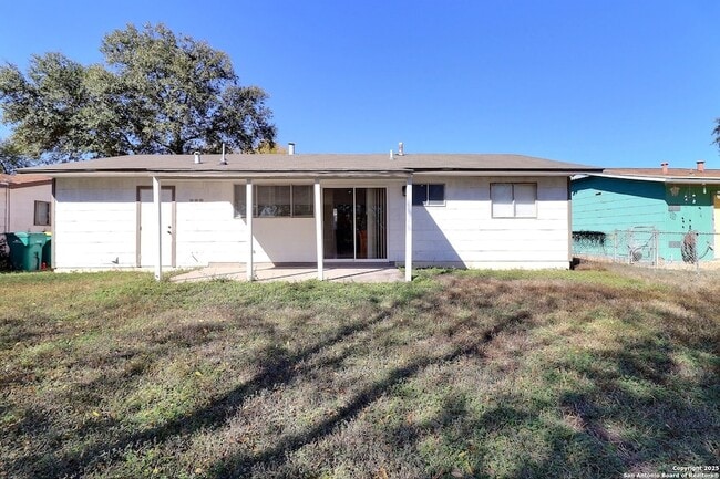 Building Photo - 304 Deborah Dr