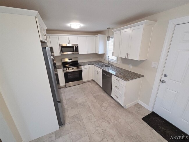 Building Photo - 300 Kerr St