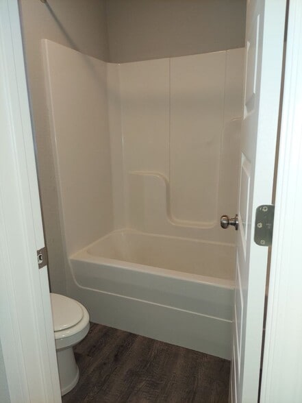 Building Photo - 1200 Sandstone Dr