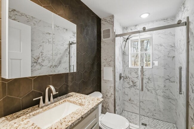 Building Photo - 2113 W Madison Ave