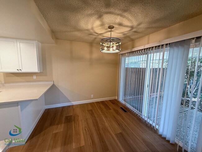 Building Photo - 01167 - P - 5863/5865 Hillview Ave. - OWNE...