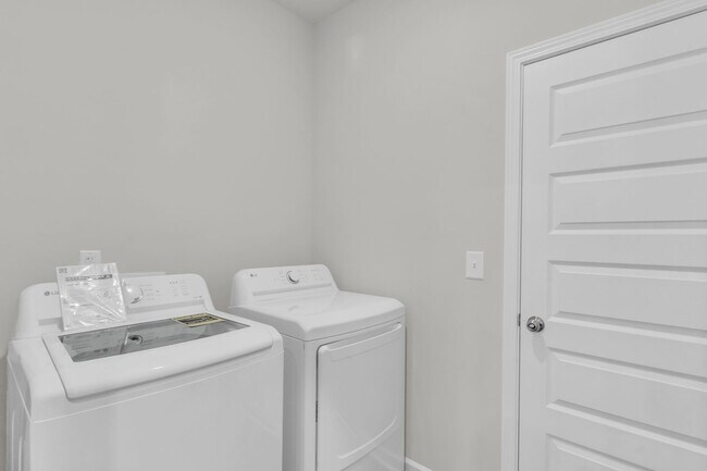 Building Photo - Single Family Home - Long Term Rental