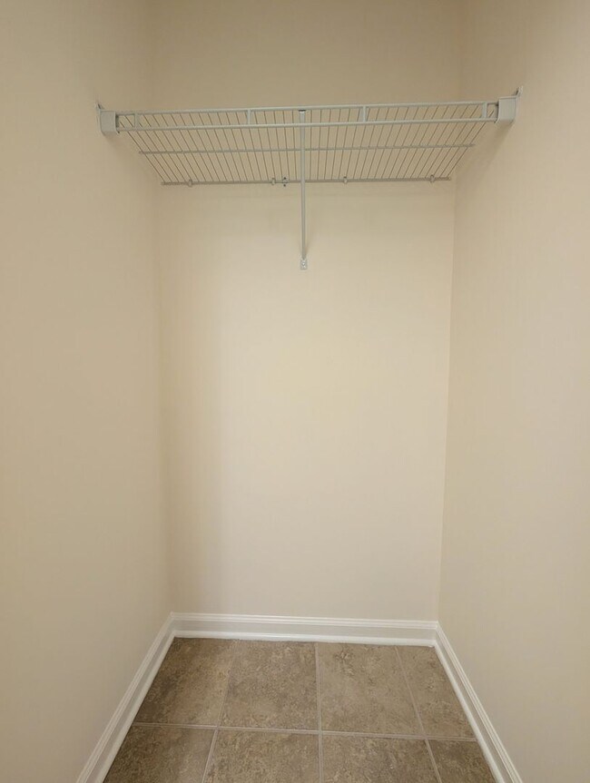 Building Photo - 504 Cedar Lakes Dr