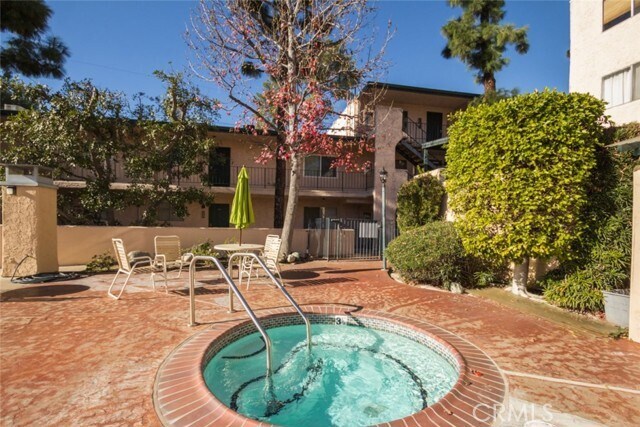 Building Photo - 2940 N Verdugo Rd